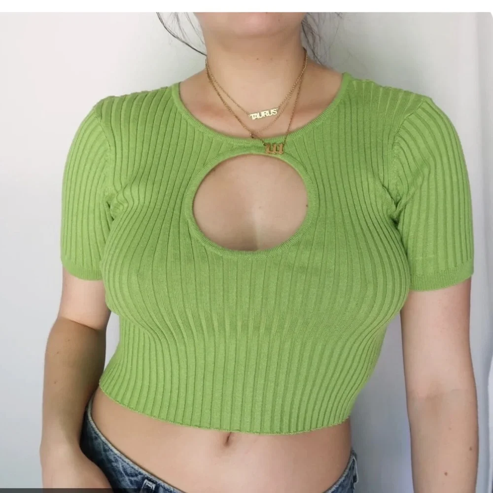 Glassons WHITE Ribbed Keyhole Crop Top - Picture 1 of 5